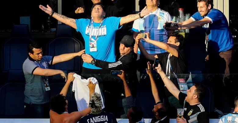 Foot : Maradona craque, bouchez vous les oreilles... 1 Maradona